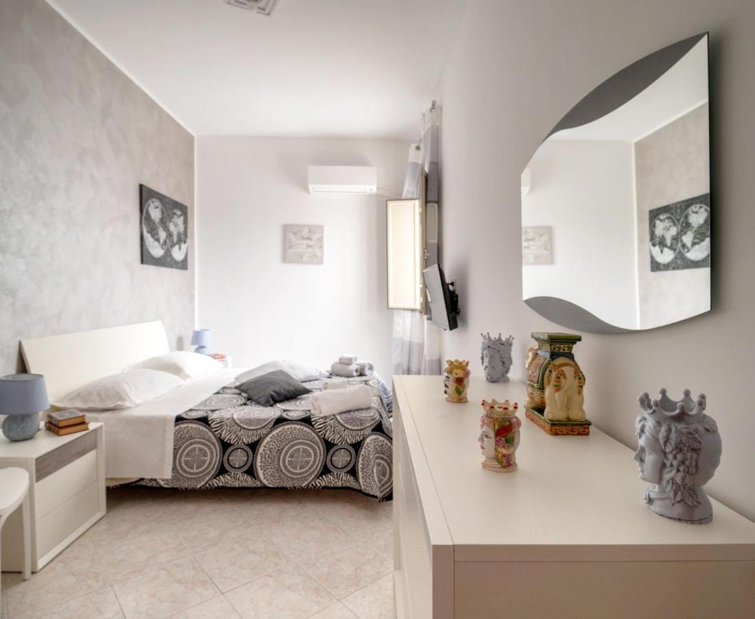 A Casa Tua Affitti Brevi Bed & Breakfast Noto Bagian luar foto