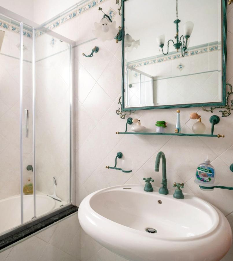 A Casa Tua Affitti Brevi Bed & Breakfast Noto Bagian luar foto