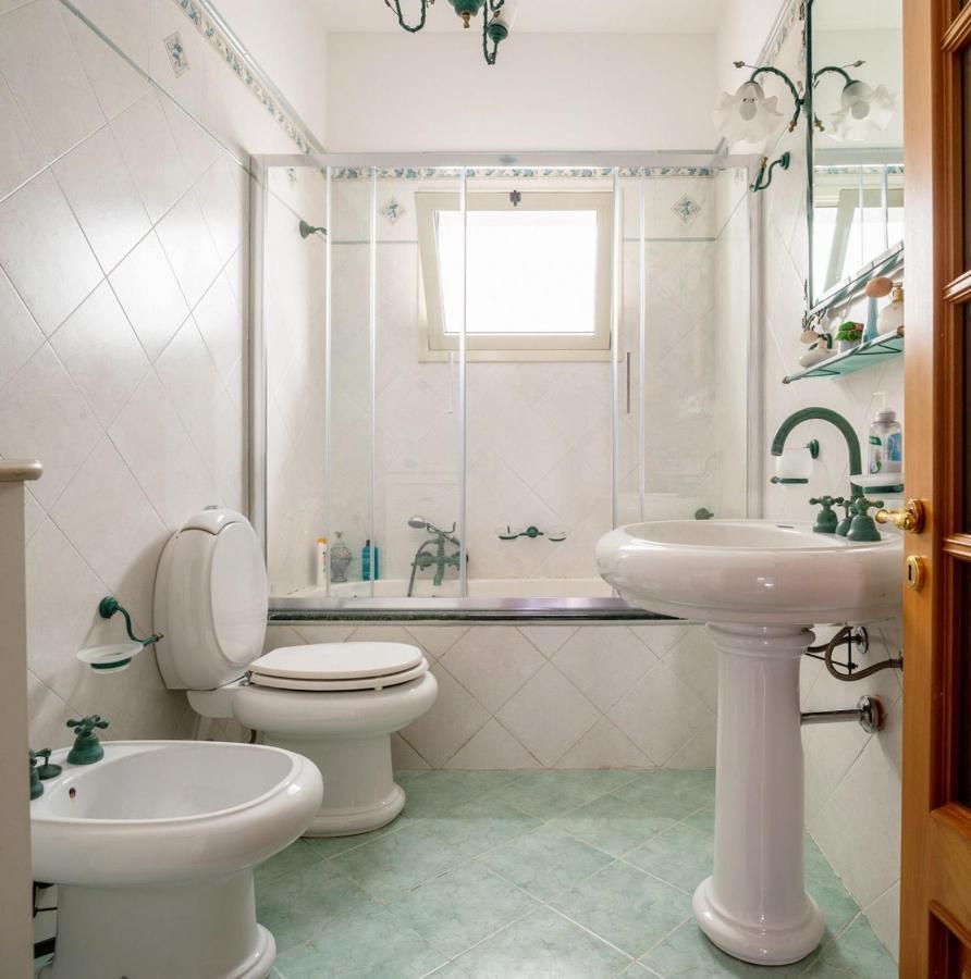 A Casa Tua Affitti Brevi Bed & Breakfast Noto Bagian luar foto