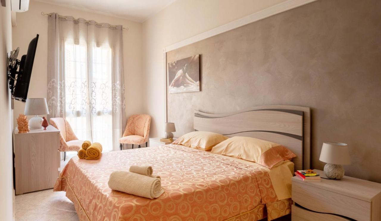 A Casa Tua Affitti Brevi Bed & Breakfast Noto Bagian luar foto