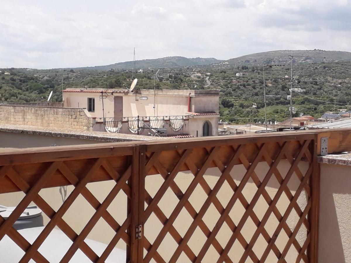 A Casa Tua Affitti Brevi Bed & Breakfast Noto Bagian luar foto
