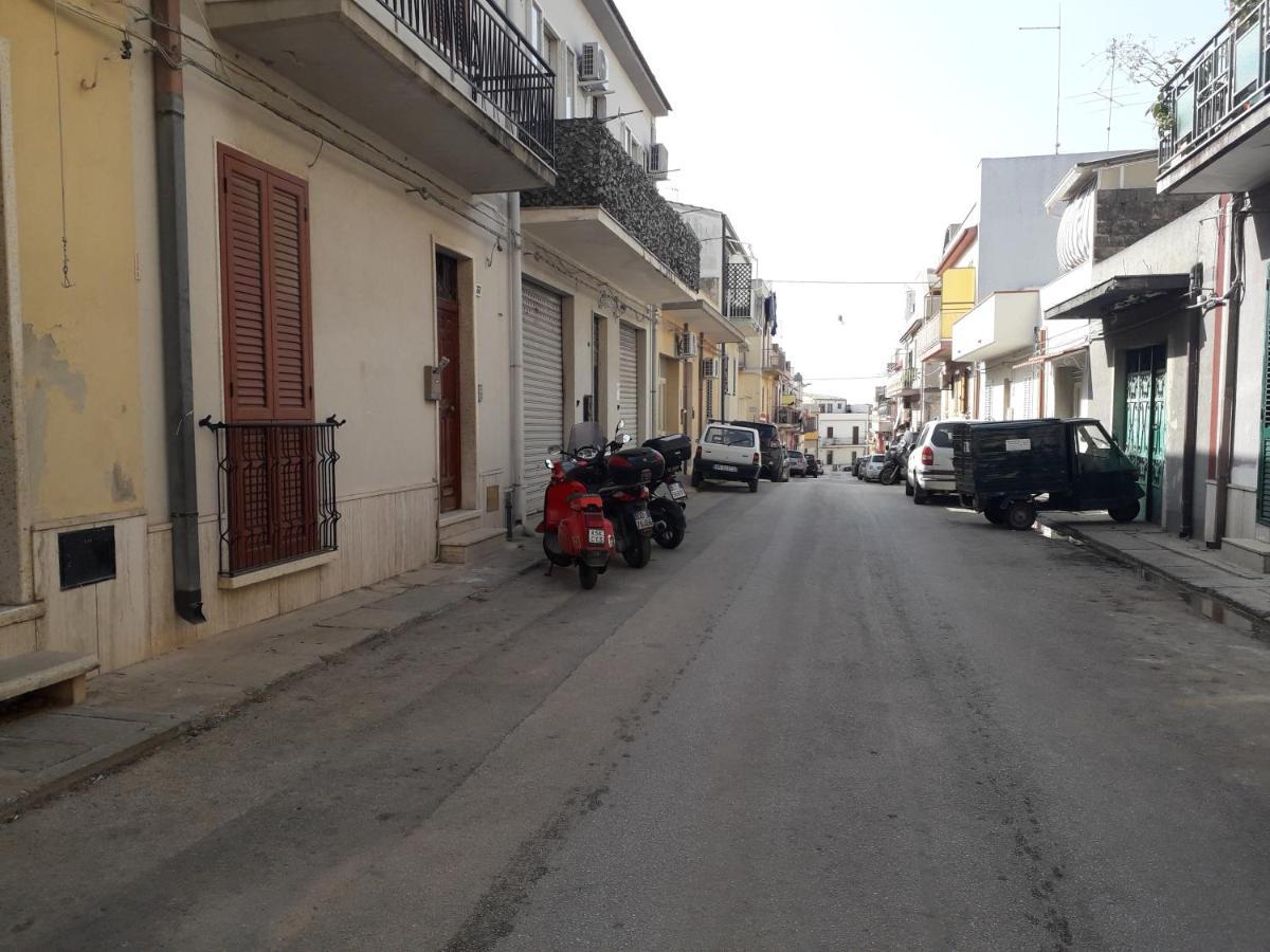 A Casa Tua Affitti Brevi Bed & Breakfast Noto Bagian luar foto